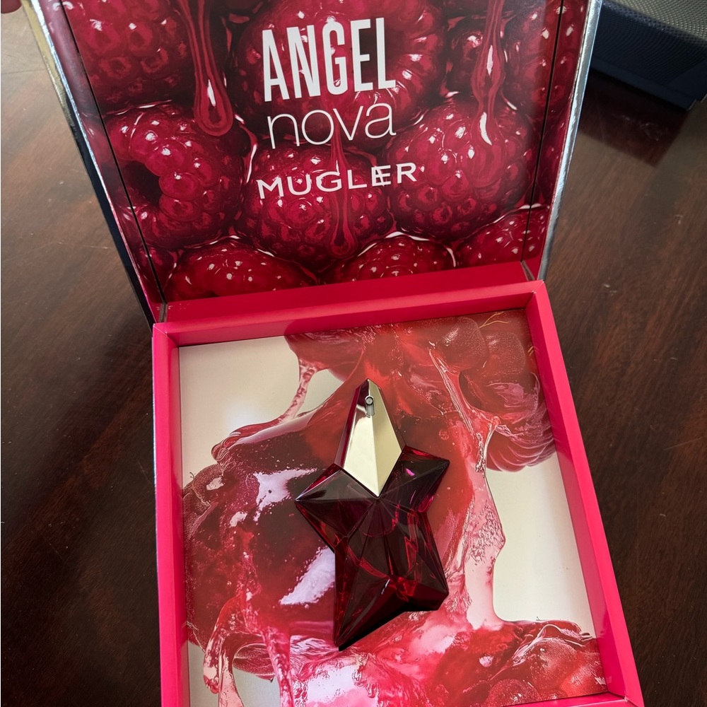 MUGLER Angel Nova Red Star